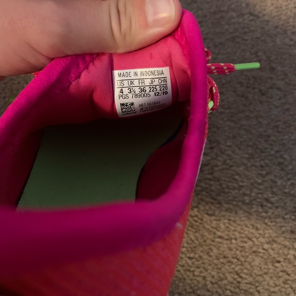 Pink Adidas running shoes - Picture 6 of 6